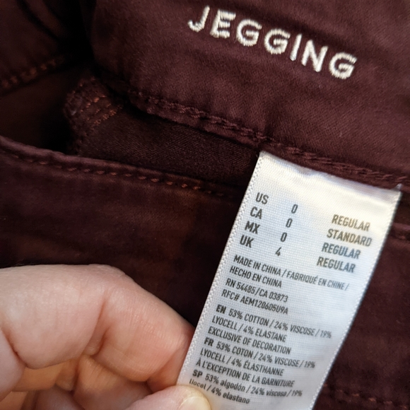 American Eagle Outfitters Burgundy Jegging Jeans - Picture 7 of 9
